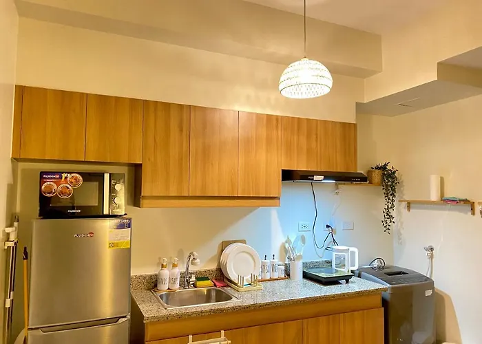 Apartment Cozy 1 Bedroom Scandinavian/tropical With Balcony & Parking *