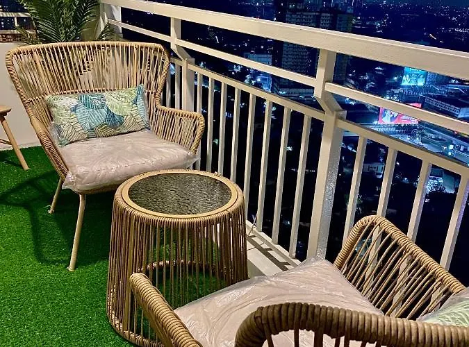 Cozy 1 Bedroom Scandinavian/tropical With Balcony & Parking Apartment