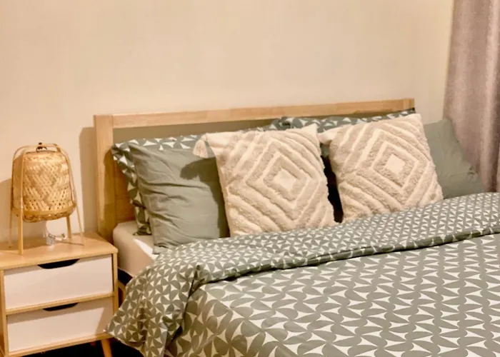 Cozy 1 Bedroom Scandinavian/tropical With Balcony & Parking * Manila