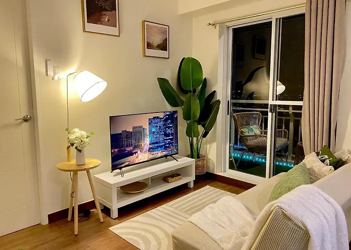 Cozy 1 Bedroom Scandinavian/tropical With Balcony & Parking Apartment *
