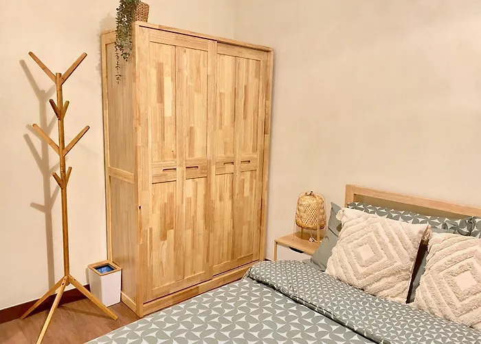 Apartment Cozy 1 Bedroom Scandinavian/tropical With Balcony & Parking